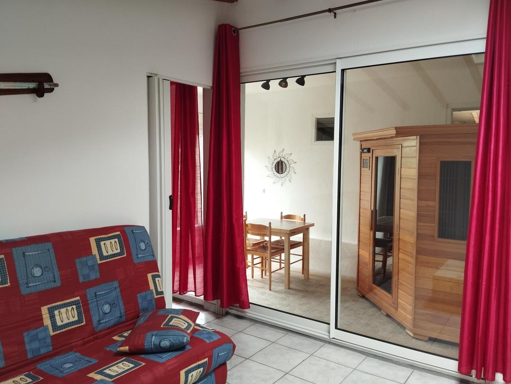 Bienvenue Au Pied Des Alpilles Apartment Saint-Etienne-du-Gres Exterior photo